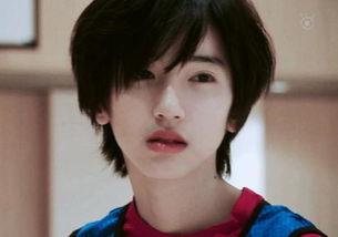 道枝骏佑图片,光影交织的青春偶像